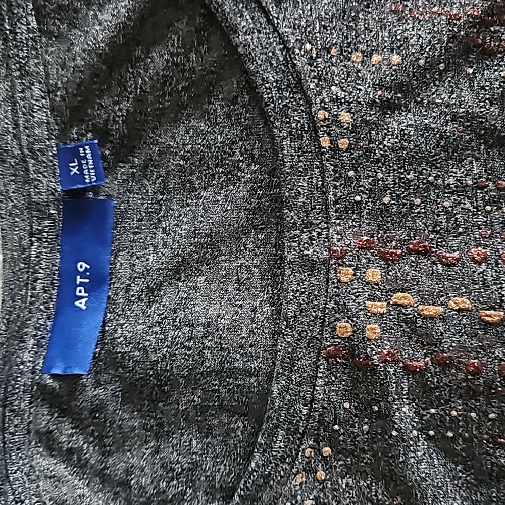 Eye Catching Burnout Top - Picture 4 of 7